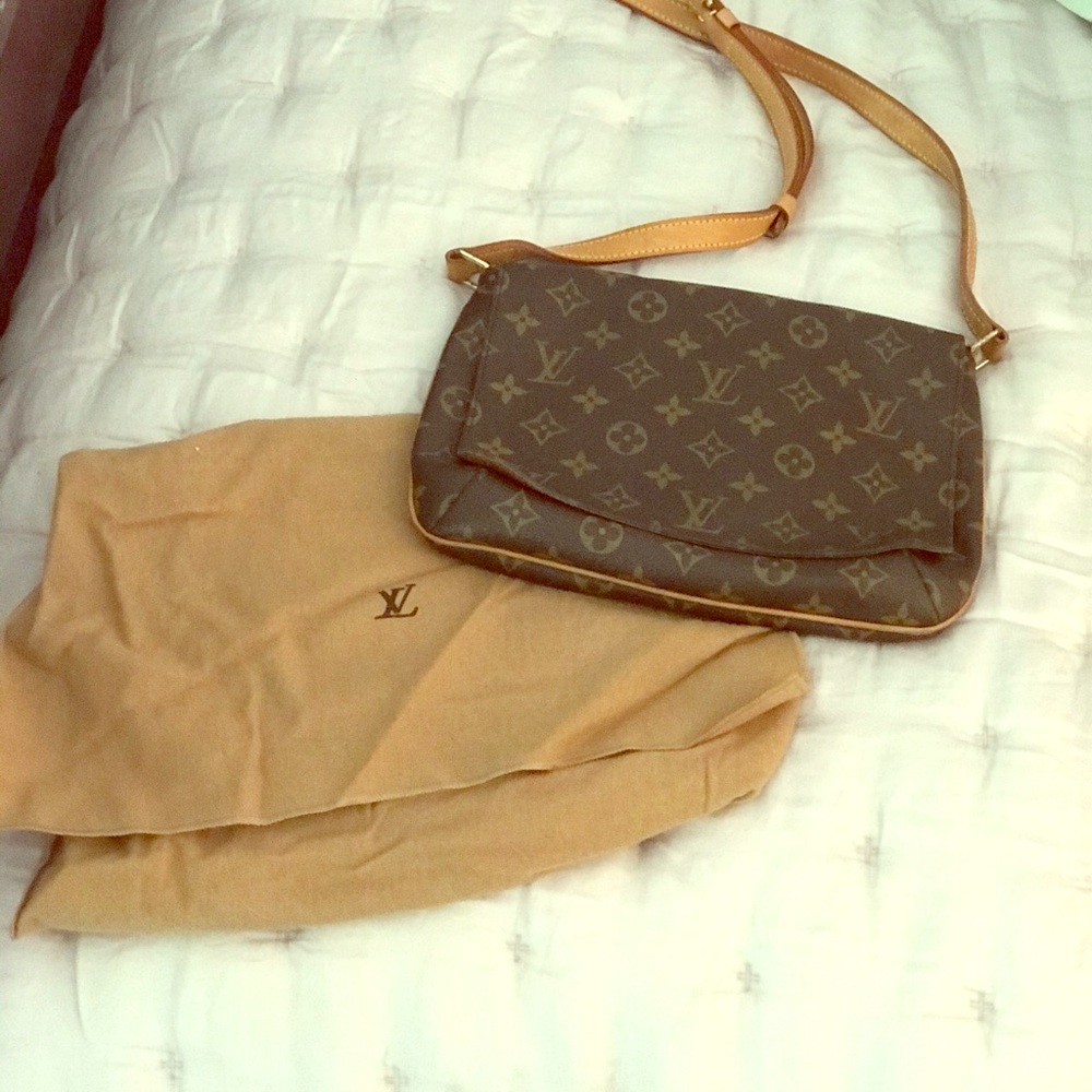 Louis Vuitton crossbody bag